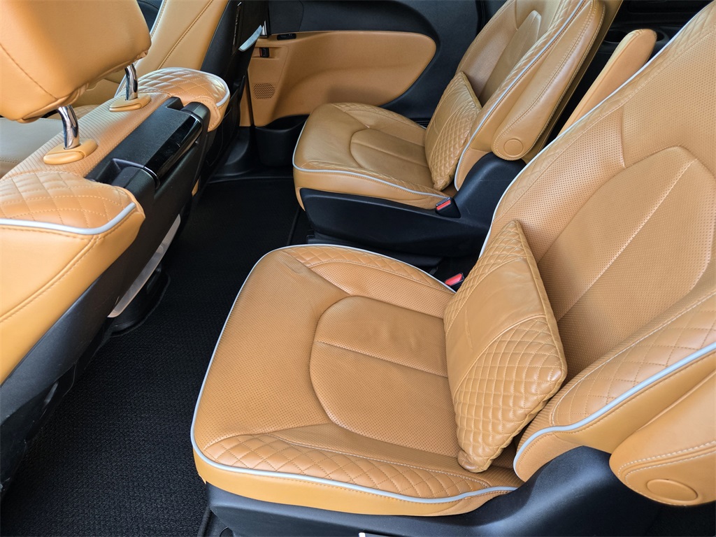 2021 Chrysler Pacifica Hybrid Pinnacle Black at Toyota of Victoria