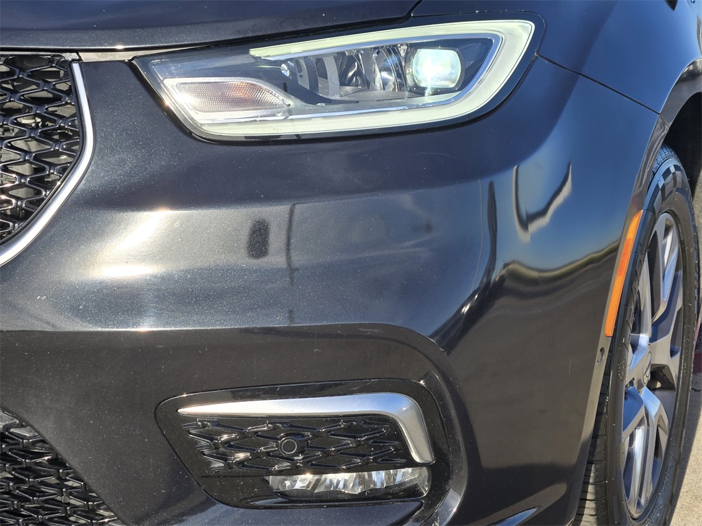 2021 Chrysler Pacifica Hybrid Pinnacle Black at Toyota of Victoria