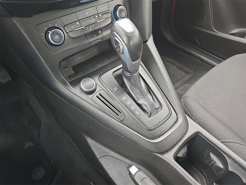 2016 Ford Focus SE Red at Durrett Motor Company