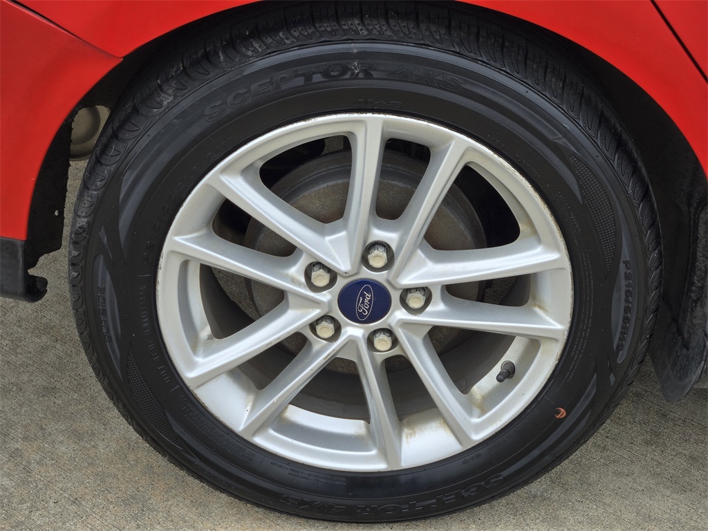 2016 Ford Focus SE Red at Durrett Motor Company