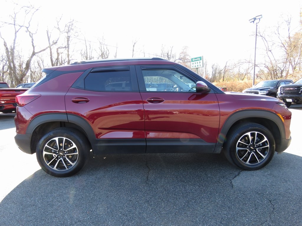 2024 Chevrolet Trailblazer LT photo 3