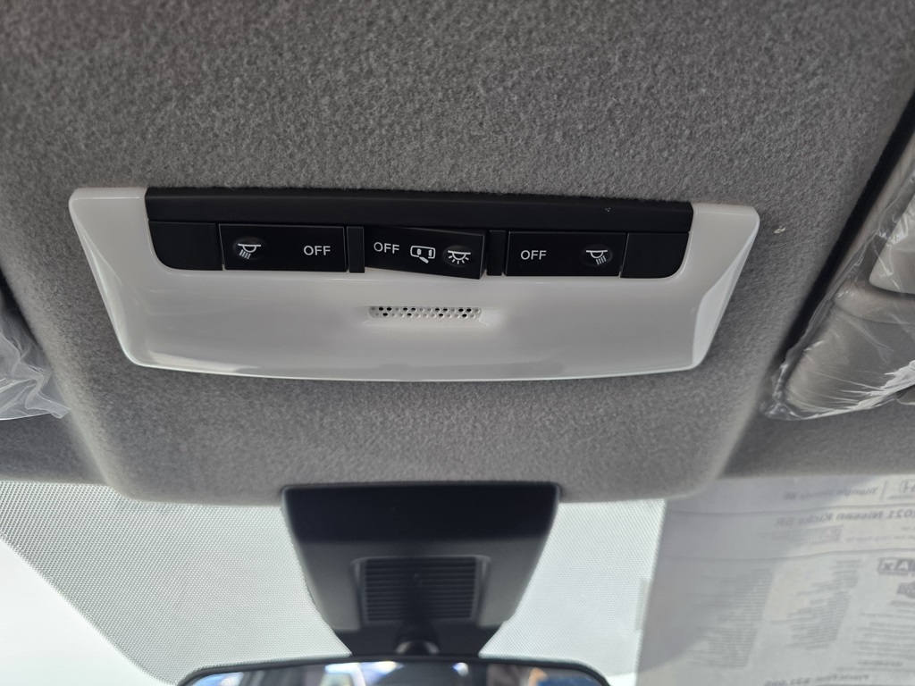 Thumbnail: 2021 Nissan Kicks - 16