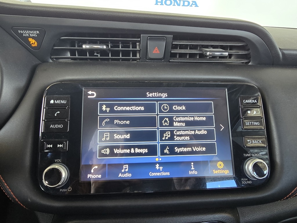 Thumbnail: 2021 Nissan Kicks - 8