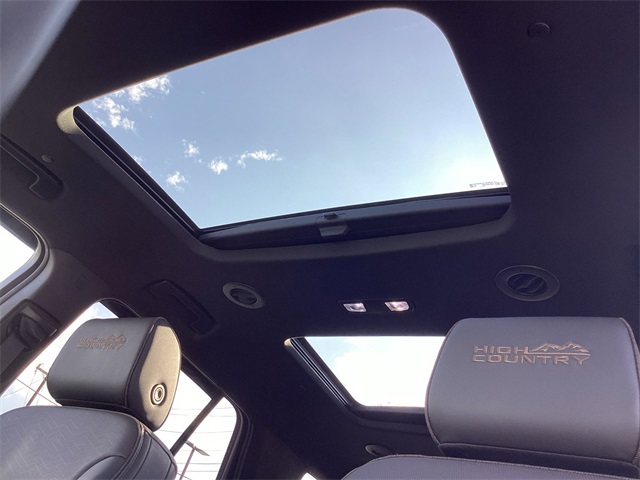 Used Car 2023 Chevrolet Traverse  High Country For Sale Under $40,000 In San Antonio, Texas