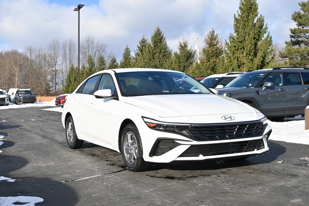 2025 Hyundai Elantra SE