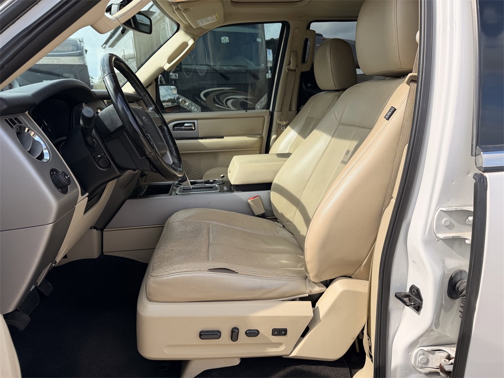 2015 Ford Expedition Limited White at Bravo Nissan