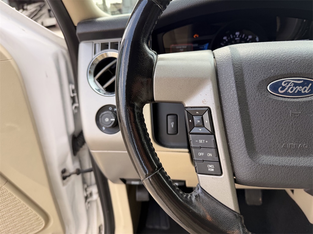 2015 Ford Expedition Limited White at Bravo Nissan
