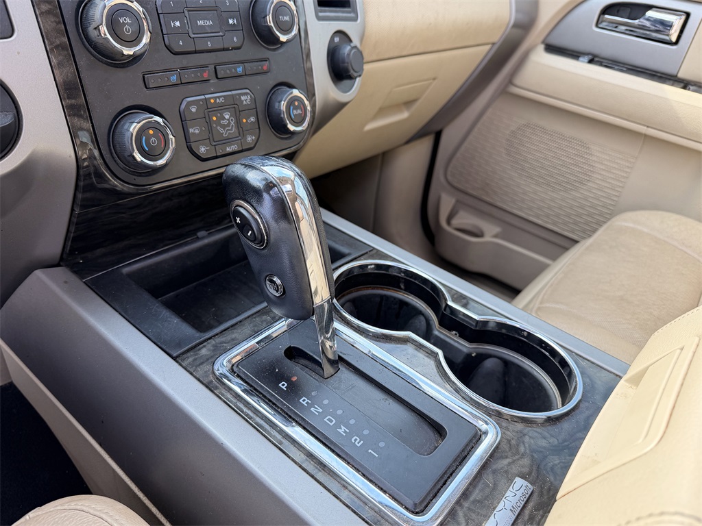 2015 Ford Expedition Limited White at Bravo Nissan