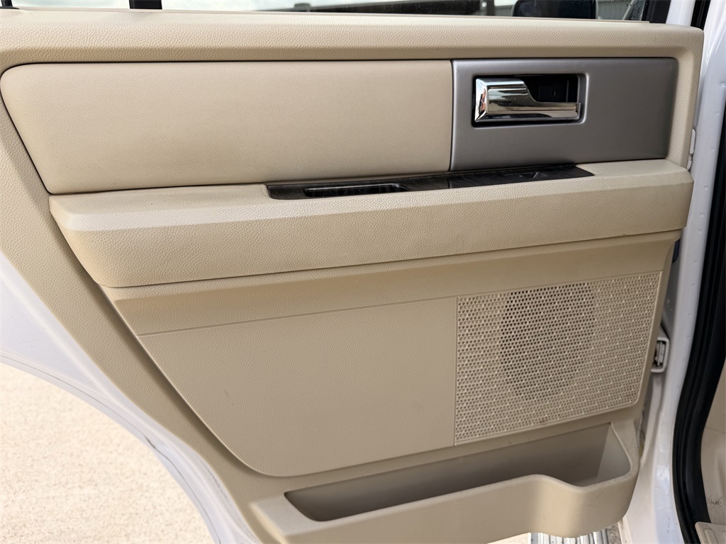 2015 Ford Expedition Limited White at Bravo Nissan