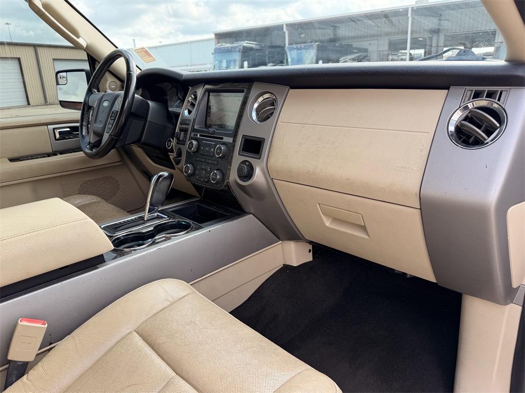 2015 Ford Expedition Limited White at Bravo Nissan