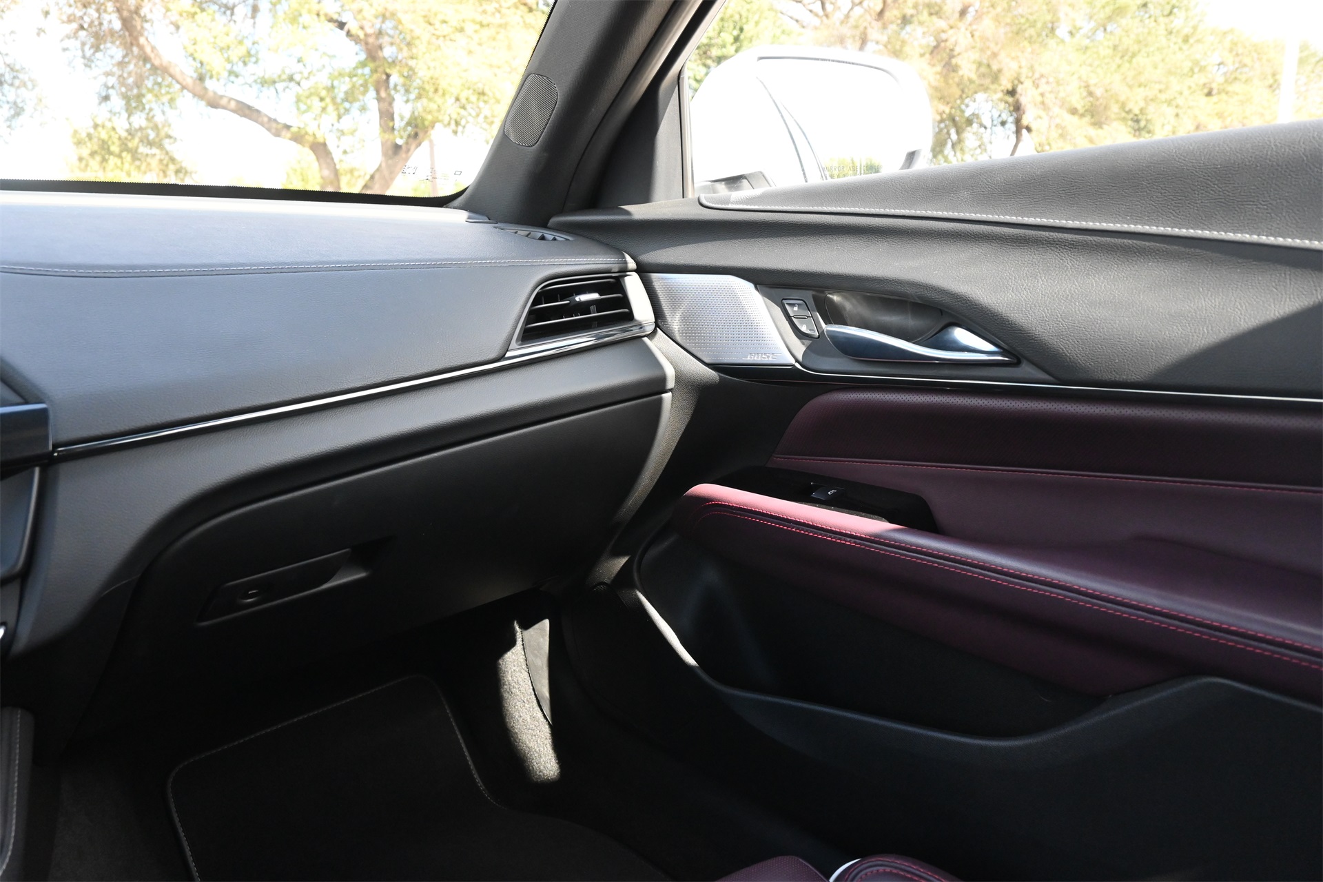 2023 Cadillac CT4 V-Series White at AutoSavvy Houston Southwest