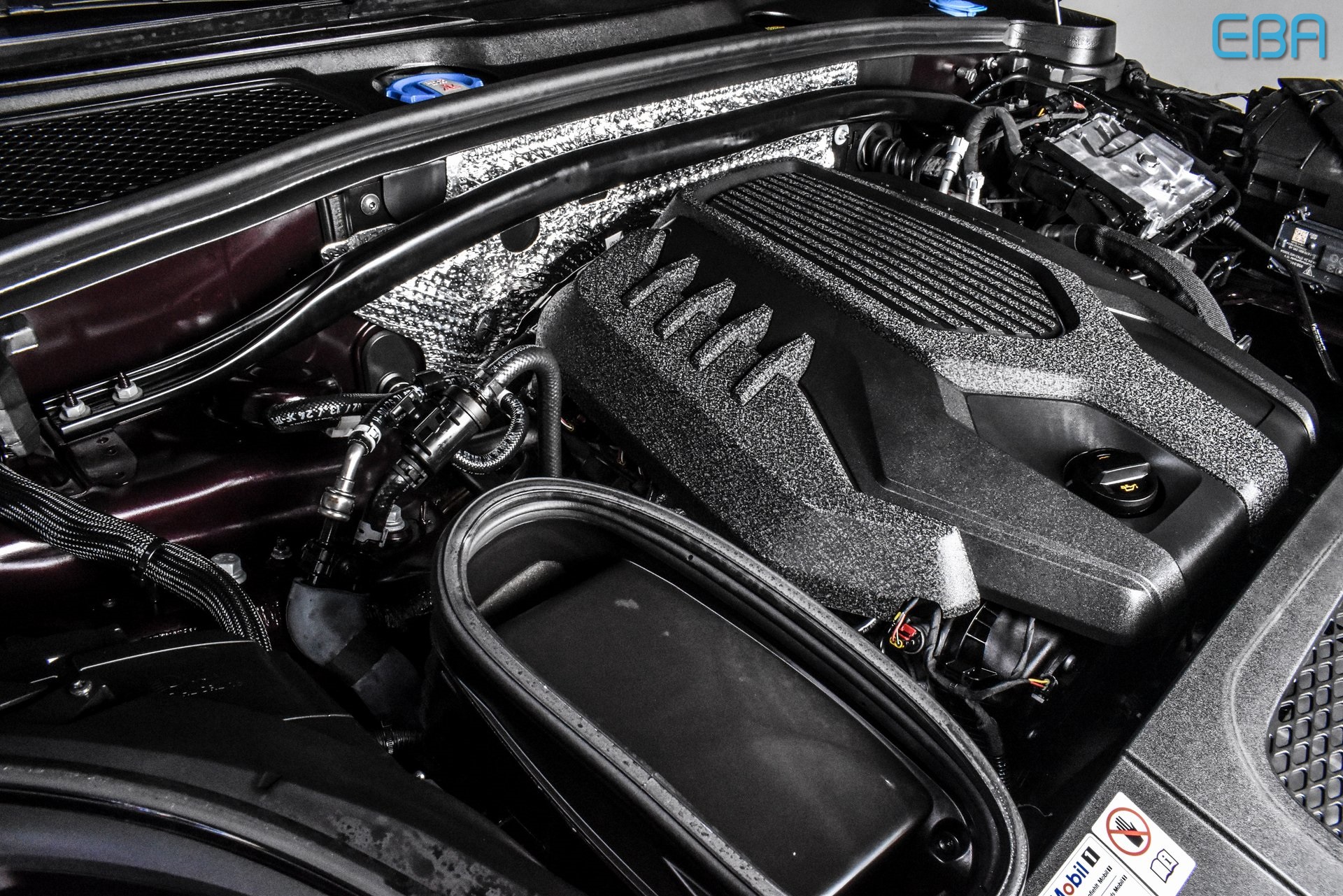 2024 Porsche Macan Base photo 12