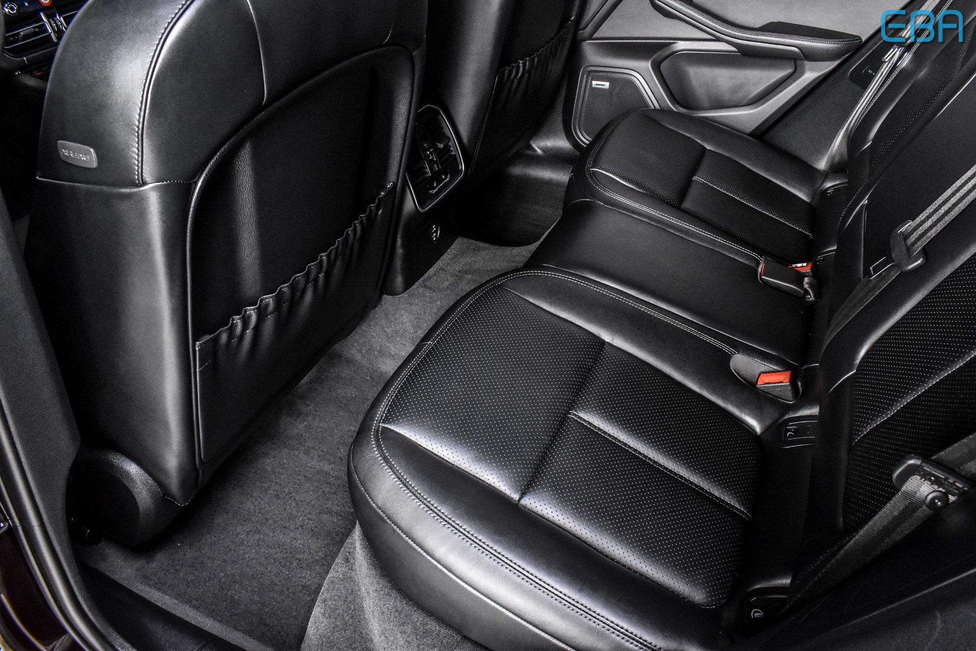 2024 Porsche Macan Base photo 19