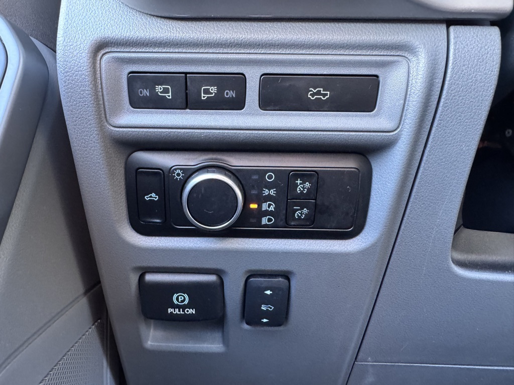 FordF-150 Lightning33