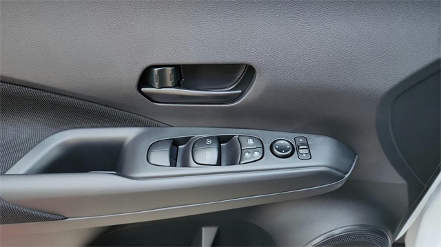 2025 Nissan Kicks Play