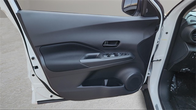 2025 Nissan Kicks Play