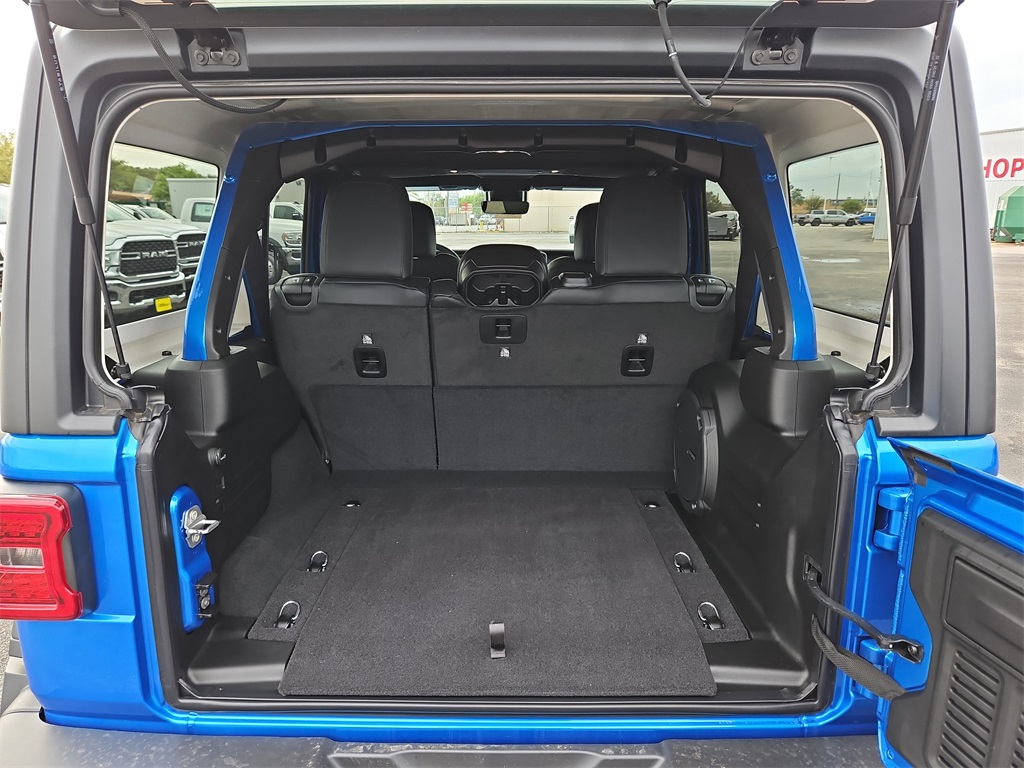 2025 Jeep Wrangler Rubicon - 8