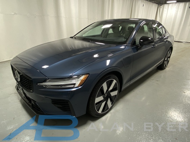 2025 Volvo S60 Recharge T8 Ultra eAWD