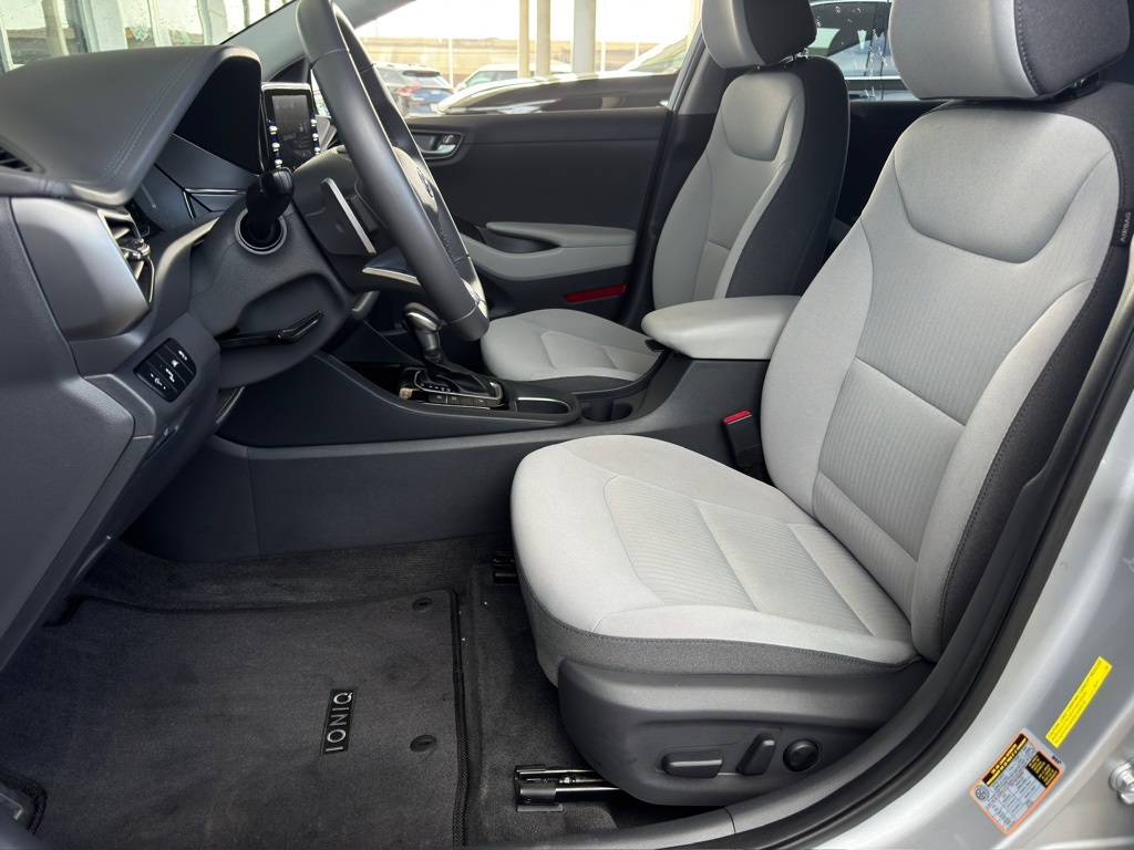 2022 Hyundai Ioniq Hybrid SE - 9