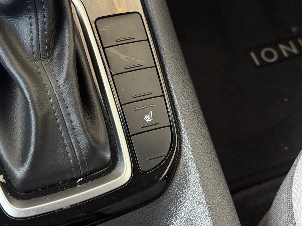 2022 Hyundai Ioniq Hybrid SE - 6