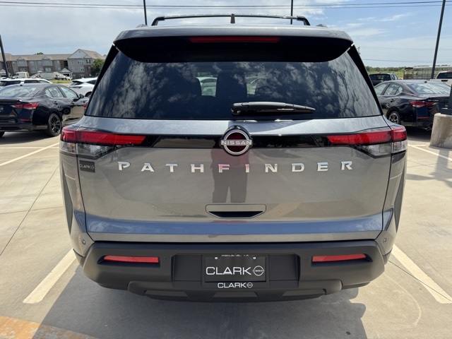 2025 Nissan Pathfinder SV photo 9