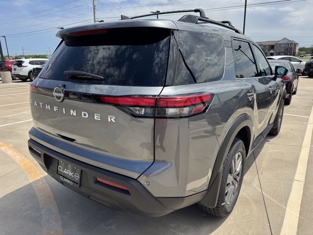2025 Nissan Pathfinder SV photo 8