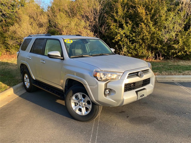 2024 Toyota 4Runner SR5 4WD