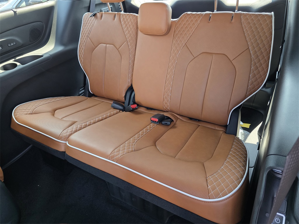 2026 Chrysler Pacifica Pinnacle Black at Victoria Chrysler Dodge Jeep Ram