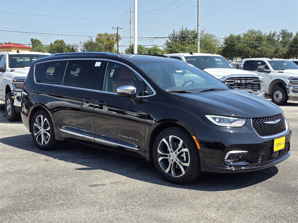 2026 Chrysler Pacifica Pinnacle Black at Victoria Chrysler Dodge Jeep Ram