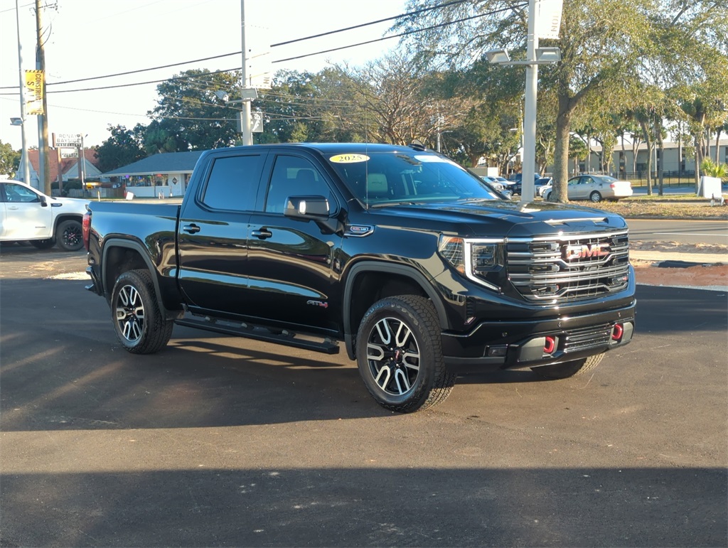 2025 GMC Sierra 1500 AT4 Crew Cab 4WD