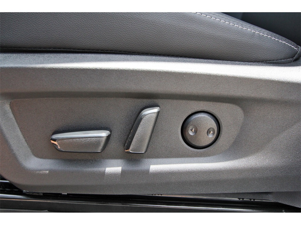 2025 Nissan Murano SV White at Central Houston Nissan