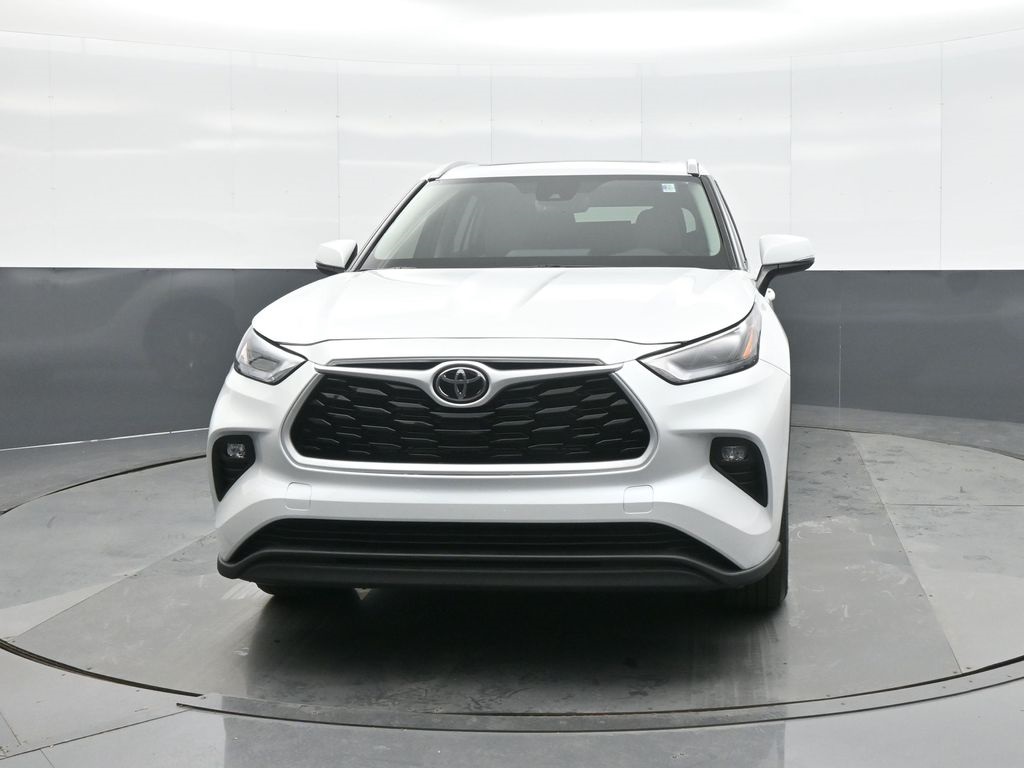 Certified 2026 Toyota Highlander Hybrid XLE with VIN 5TDKBRCH2TS696239 for sale in Kansas City