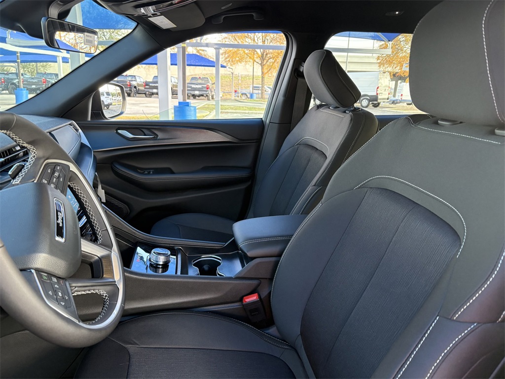 New Car 2025 Jeep Grand Cherokee L  Laredo For Sale Under $40,000 In San Marcos, Texas