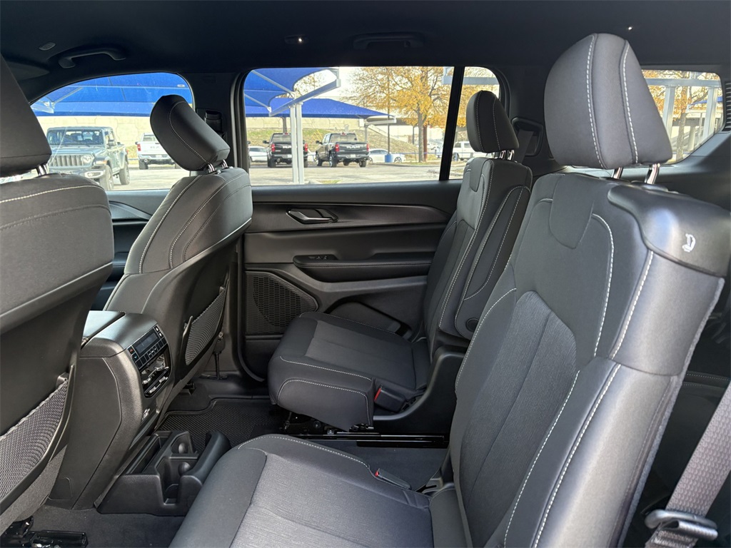 New Car 2025 Jeep Grand Cherokee L  Laredo For Sale Under $40,000 In San Marcos, Texas