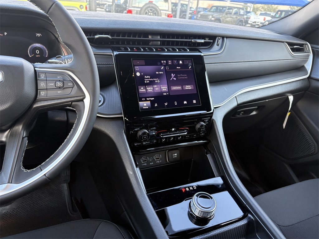 New Car 2025 Jeep Grand Cherokee L  Laredo For Sale Under $40,000 In San Marcos, Texas