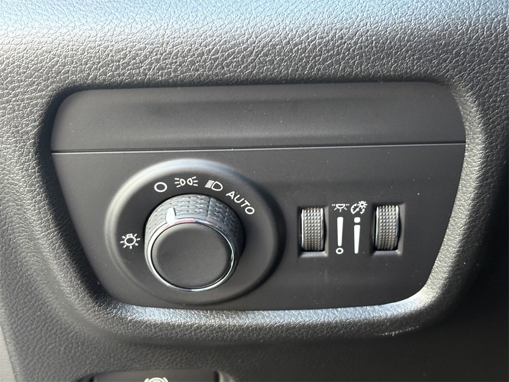 New Car 2025 Jeep Grand Cherokee L  Laredo For Sale Under $40,000 In San Marcos, Texas