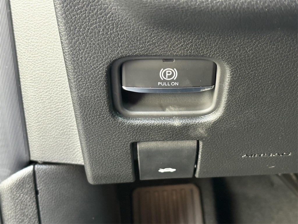 New Car 2025 Jeep Grand Cherokee L  Laredo For Sale Under $40,000 In San Marcos, Texas