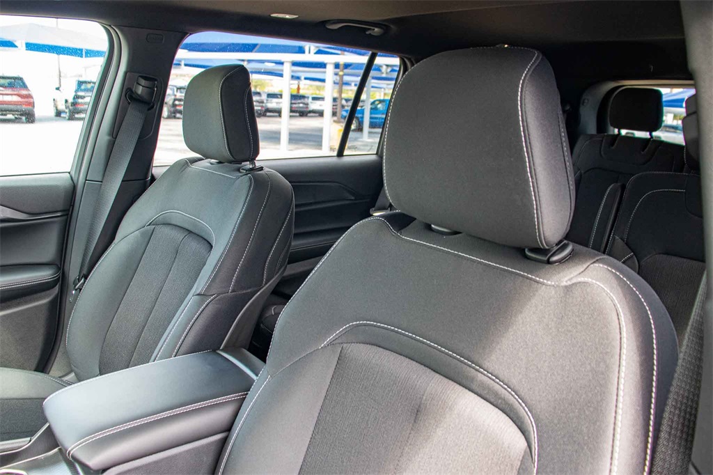New Car 2025 Jeep Grand Cherokee L  Laredo For Sale Under $40,000 In San Marcos, Texas