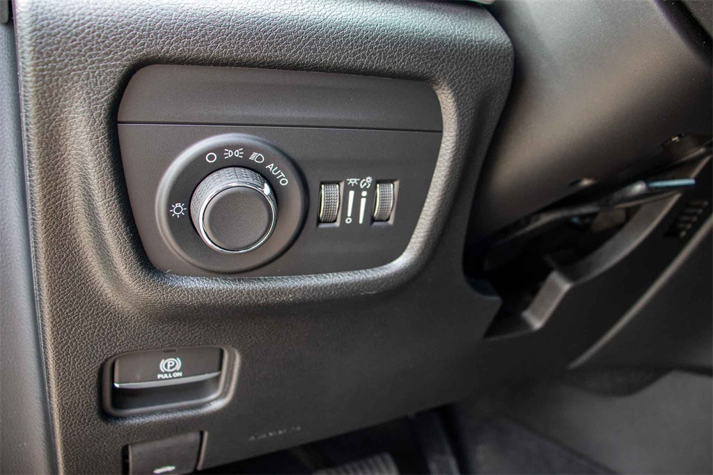 New Car 2025 Jeep Grand Cherokee L  Laredo For Sale Under $40,000 In San Marcos, Texas