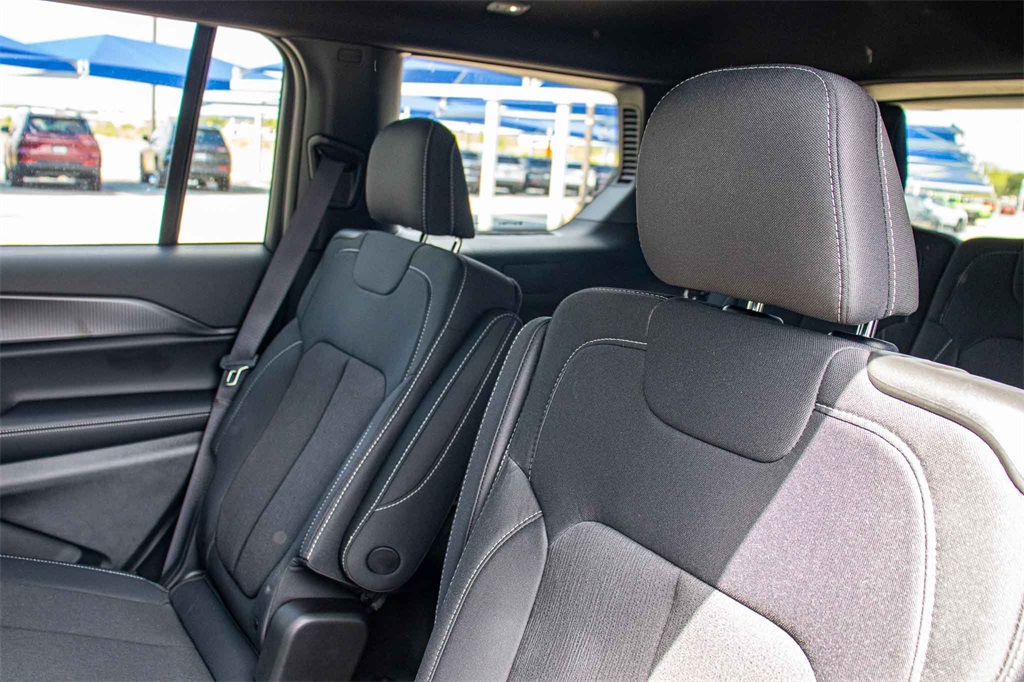 New Car 2025 Jeep Grand Cherokee L  Laredo For Sale Under $40,000 In San Marcos, Texas