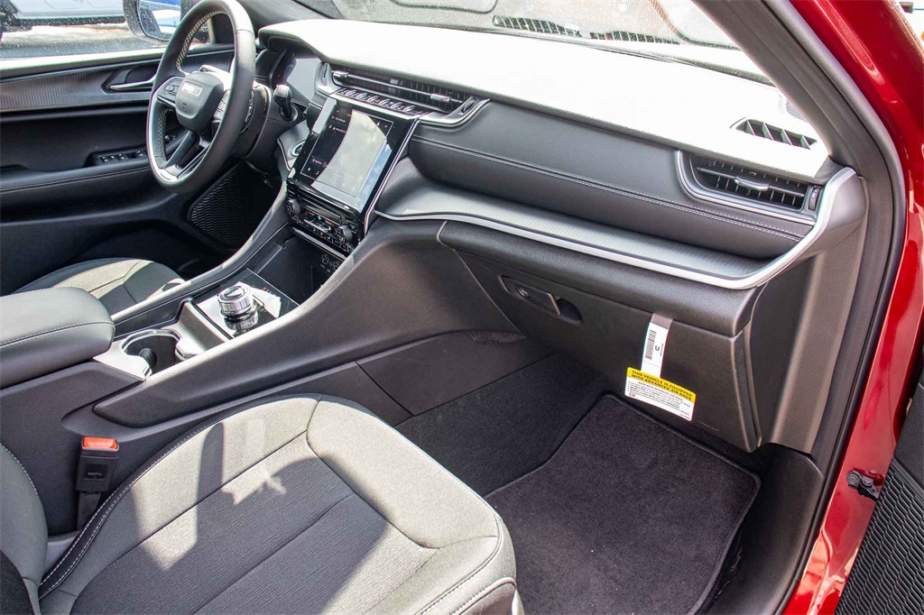 New Car 2025 Jeep Grand Cherokee L  Laredo For Sale Under $40,000 In San Marcos, Texas