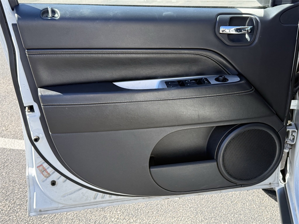 2016 Jeep Compass Latitude White at Martin Chrysler Dodge Jeep Ram