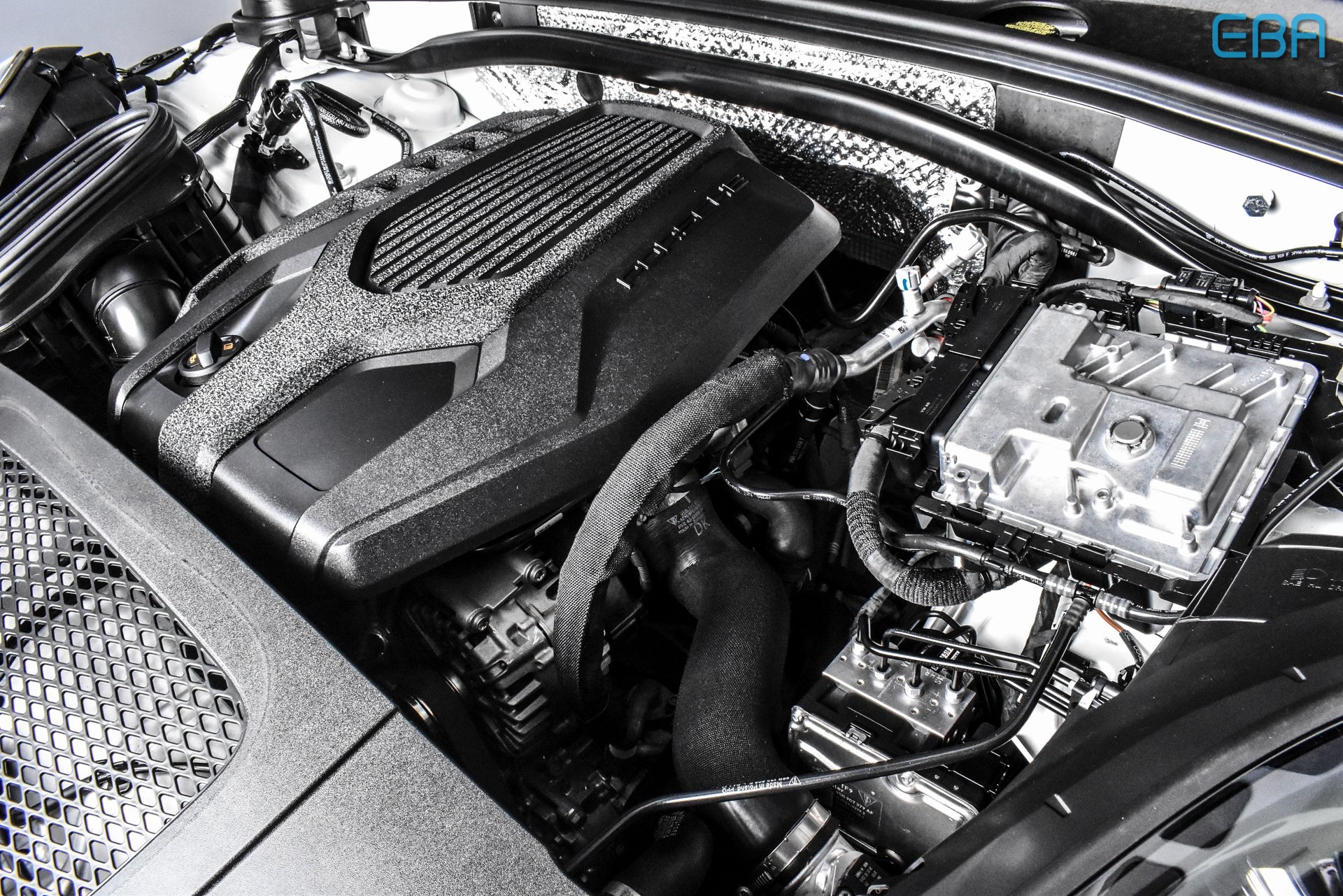 2024 Porsche Macan Base photo 14