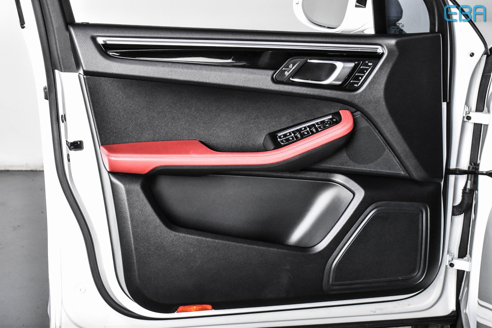 2024 Porsche Macan Base photo 15