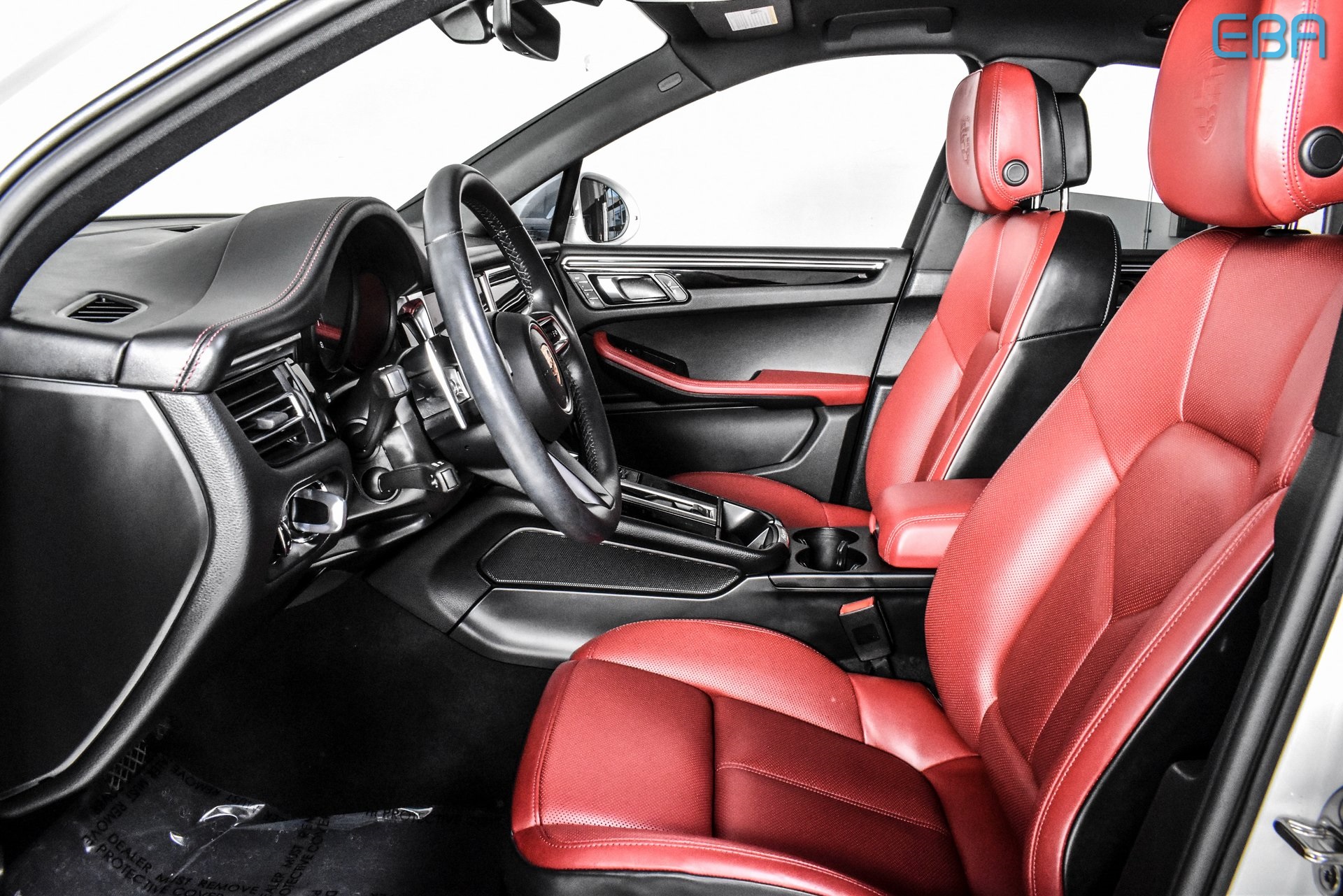 2024 Porsche Macan Base photo 16