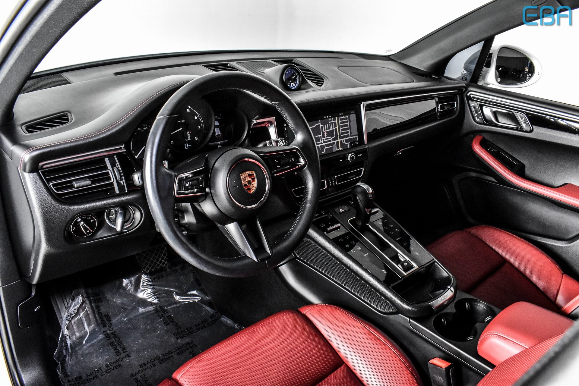 2024 Porsche Macan Base photo 17