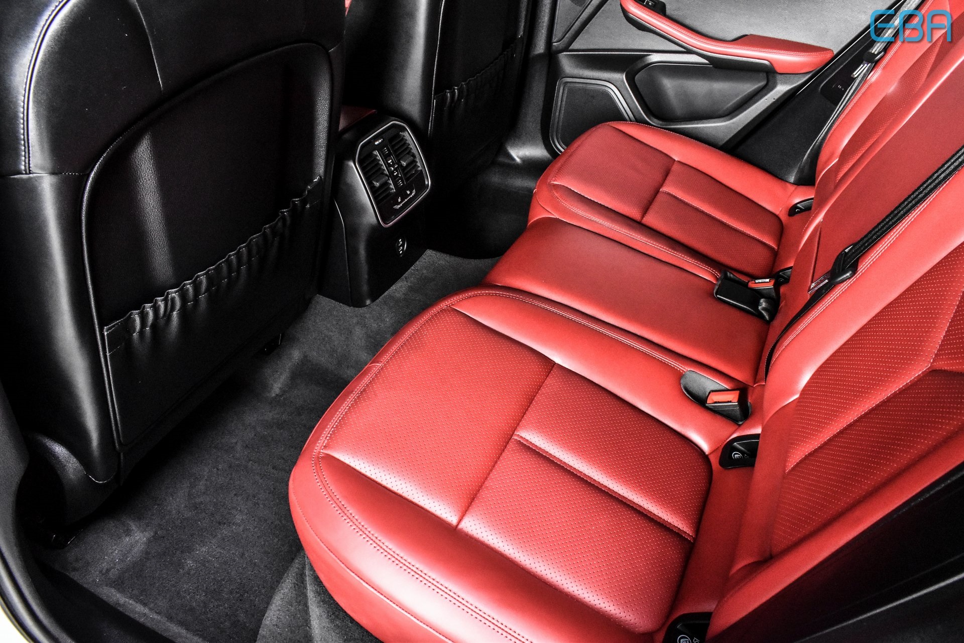 2024 Porsche Macan Base photo 20