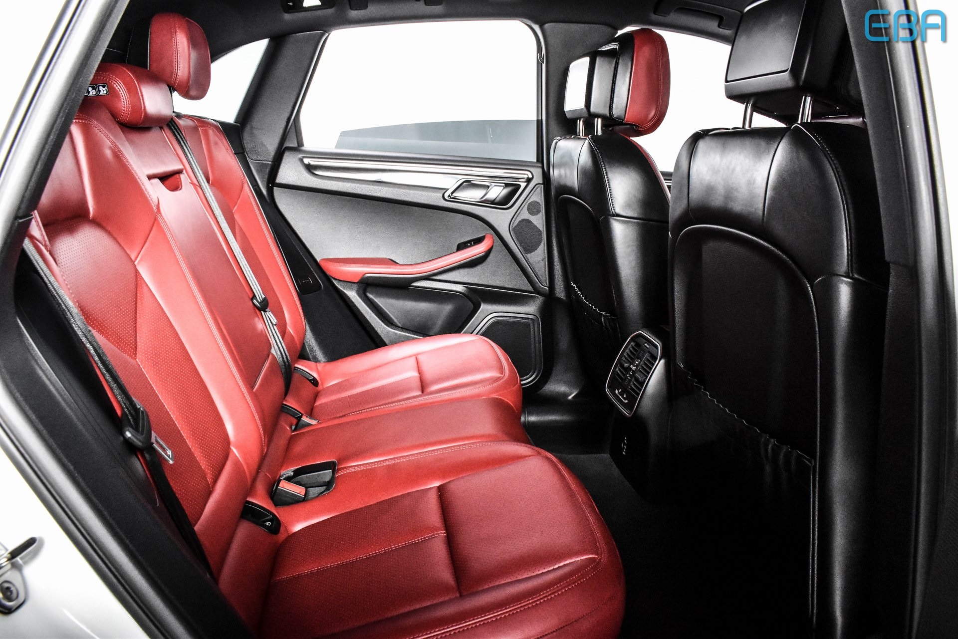 2024 Porsche Macan Base photo 23