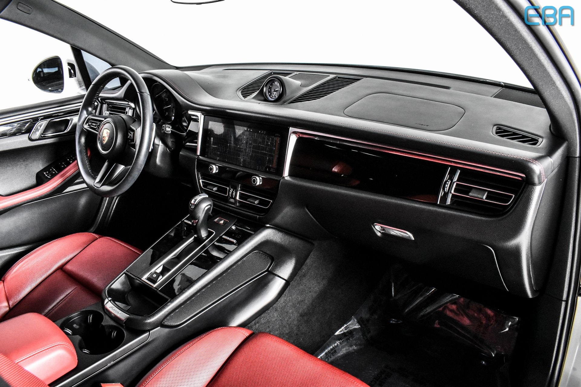 2024 Porsche Macan Base photo 24