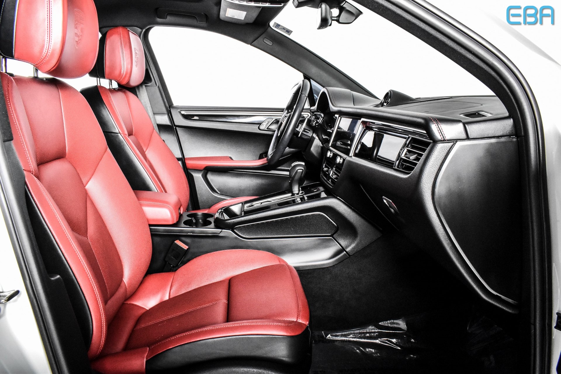 2024 Porsche Macan Base photo 25